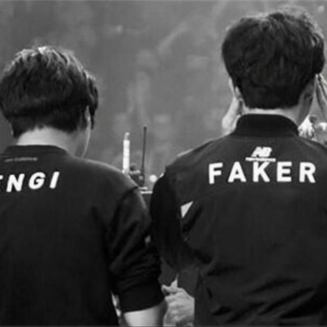 B8 对阵 Vitality ， Mouz 对阵 Spirit — 2025年StarLadder布达佩斯Major第三轮赛程